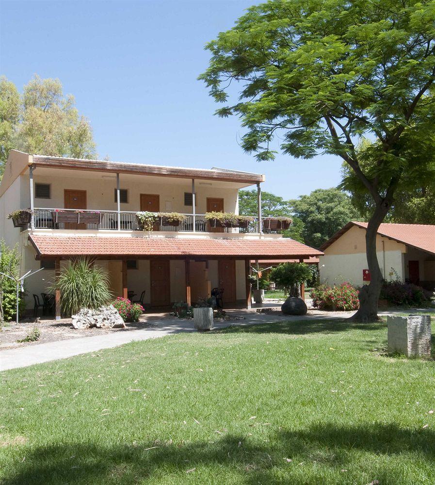 Nof Ginosar Kibbutz Hotel Bagian luar foto