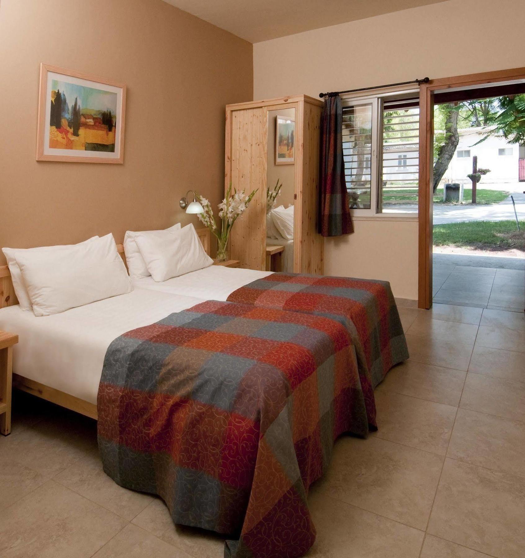 Nof Ginosar Kibbutz Hotel Bagian luar foto