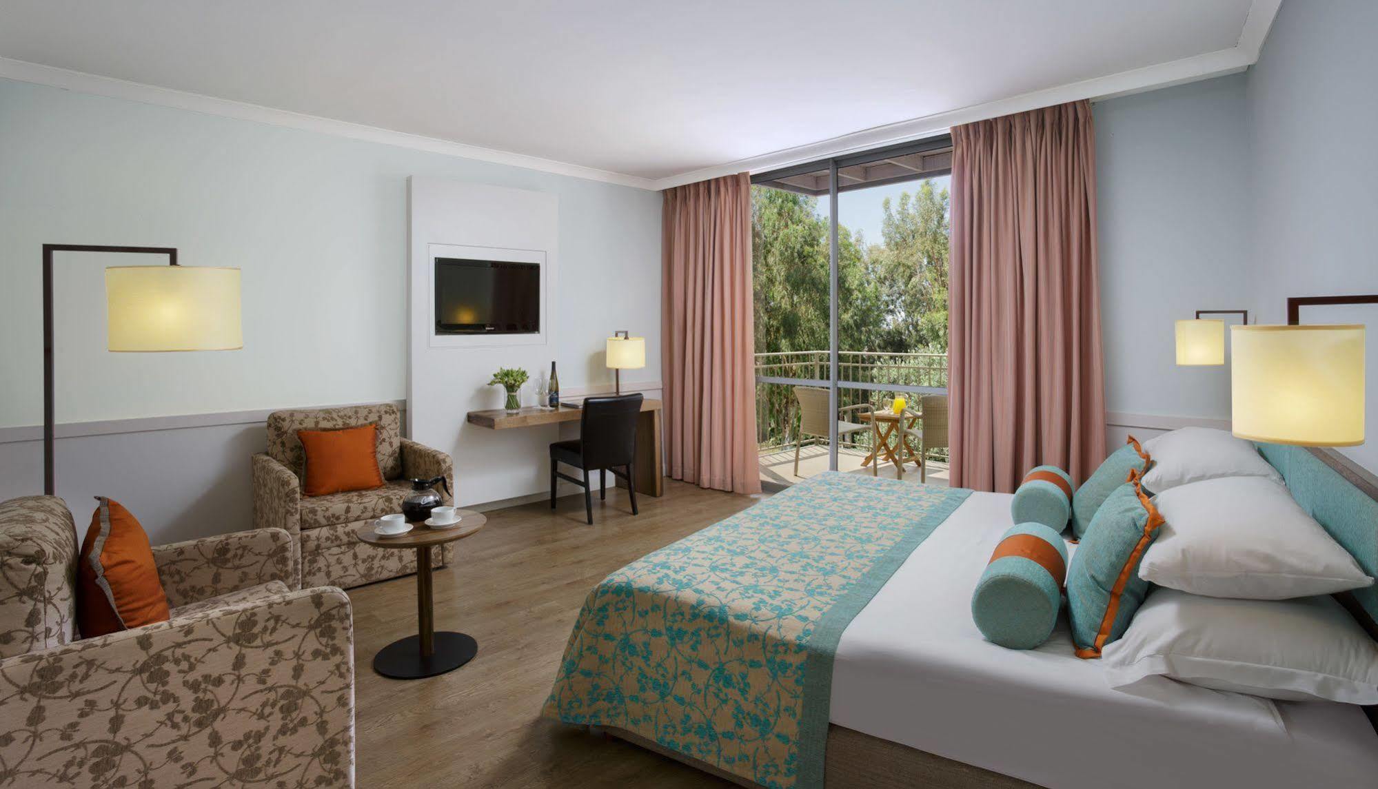 Nof Ginosar Kibbutz Hotel Bagian luar foto